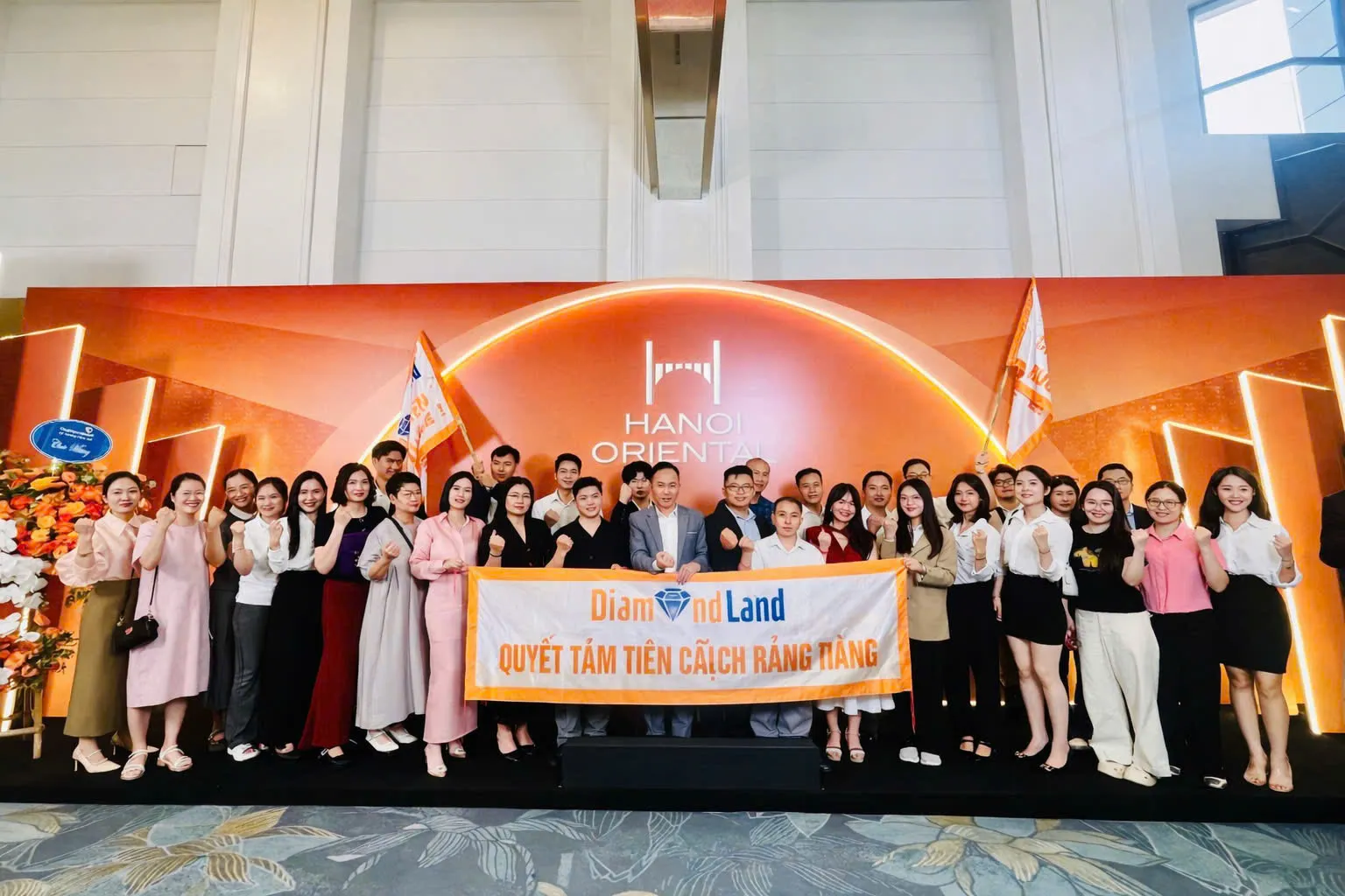 Thumbnail Công ty DiamondLand Việt Nam (GGLand Group) tham gia Lễ Kickoff Dự án Hanoi Oriental và nhận Chứng chỉ Đại lý phân phối cấp 1 (F1)